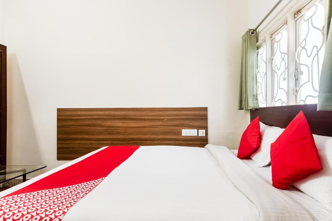 Oyo 76129 Rk Inn Guntūr Exteriör bild