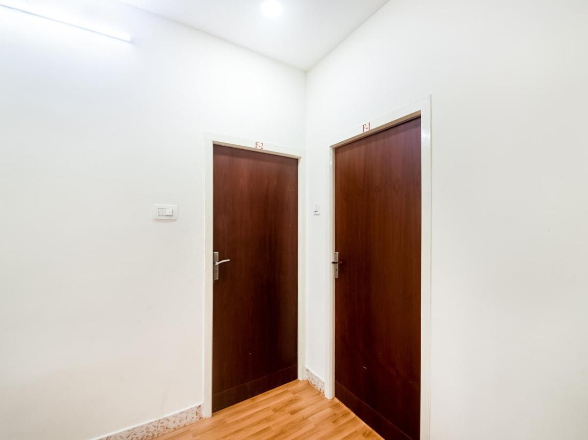 Oyo 76129 Rk Inn Guntūr Exteriör bild
